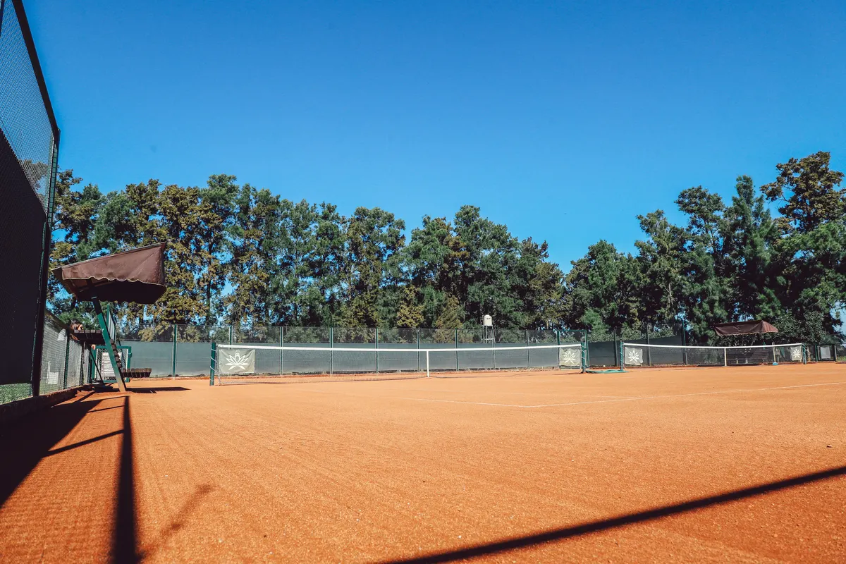 Canchas de tenis de polvo de ladrillo